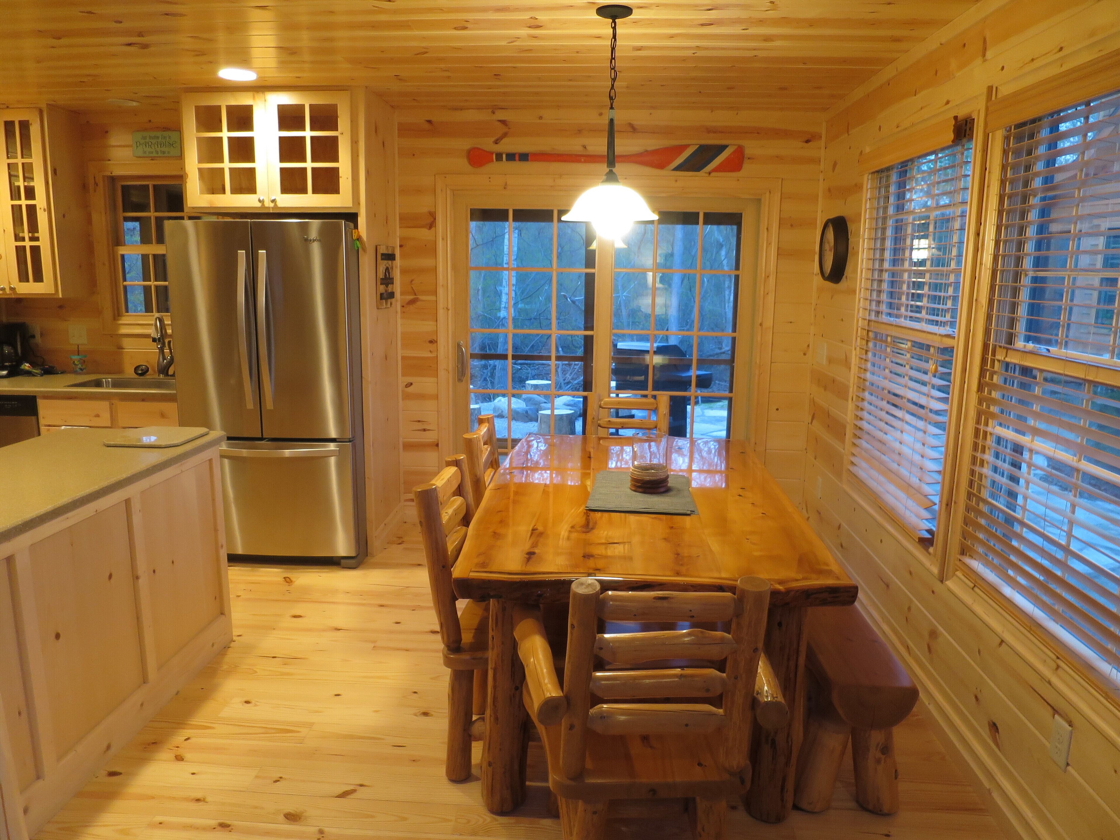 Knotty Pines Luxury Cabin with Private Hot Tub & Fire Pit - Saugatuck