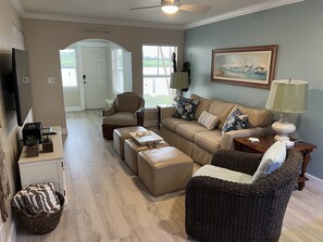 Smart TV, books, stereo - Waterfront Barefoot Beach Condo, 1st Floor, WiFi, and Patio (Indian Rocks Beach)