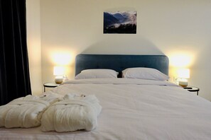 Basic Apartment, 1 Queen Bed with Sofa bed, Non Smoking, Mountain View - GUDASKI Apartments (Kazbegi)