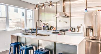 Moderni, kokin keittiö, kattoterassi, spa-kaltaiset kylpyhuoneet