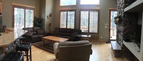 Smart TV, fireplace, DVD player, books