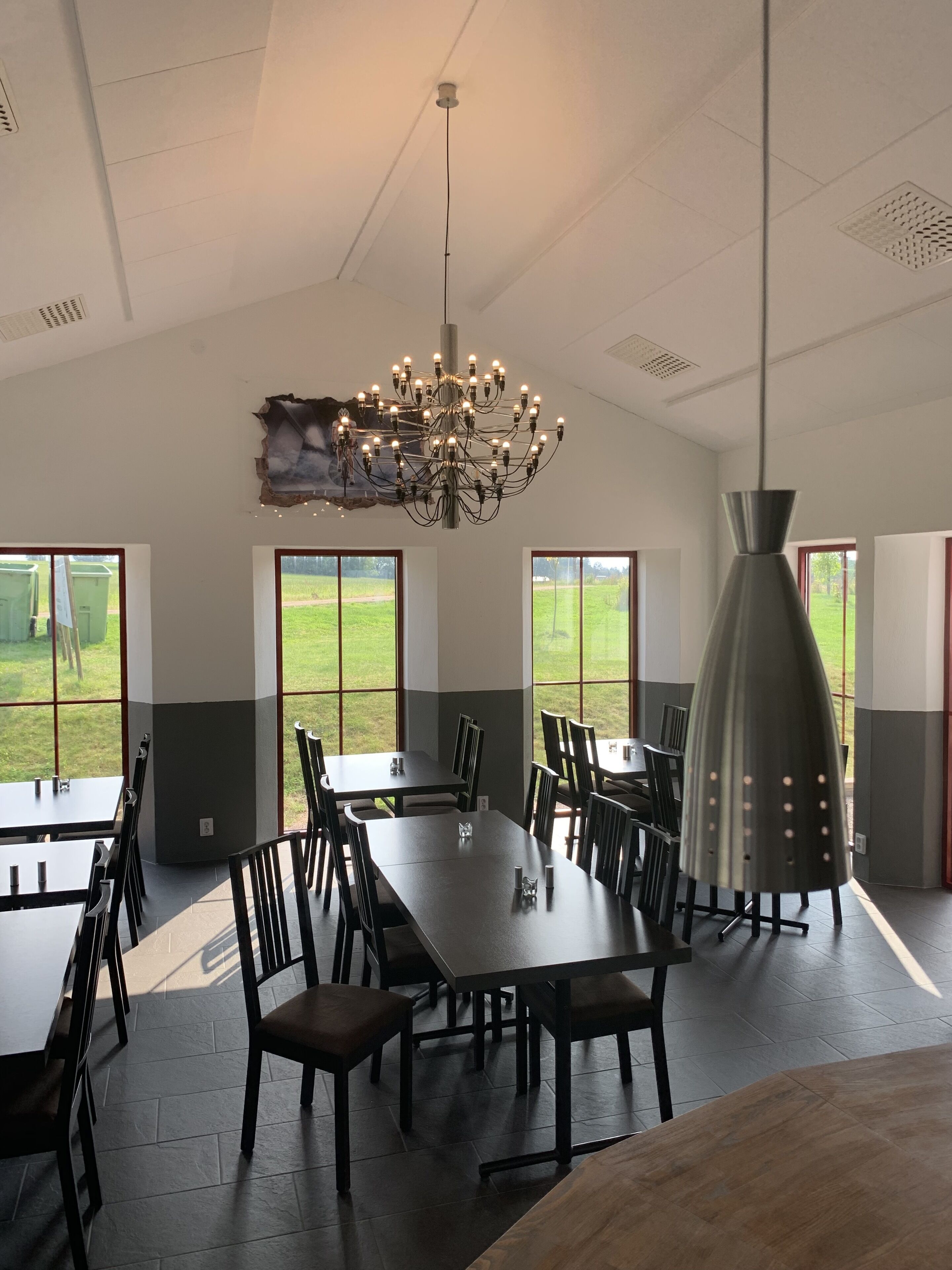 Café da manhã com buffet todos os dias (SEK 125 por pessoa) 