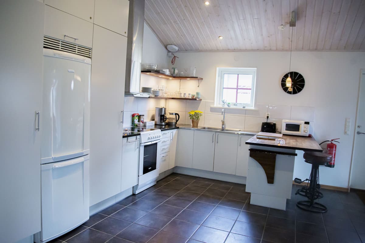 deluxe suite (private pool) | private kitchen | coffee/tea maker, electric kettle