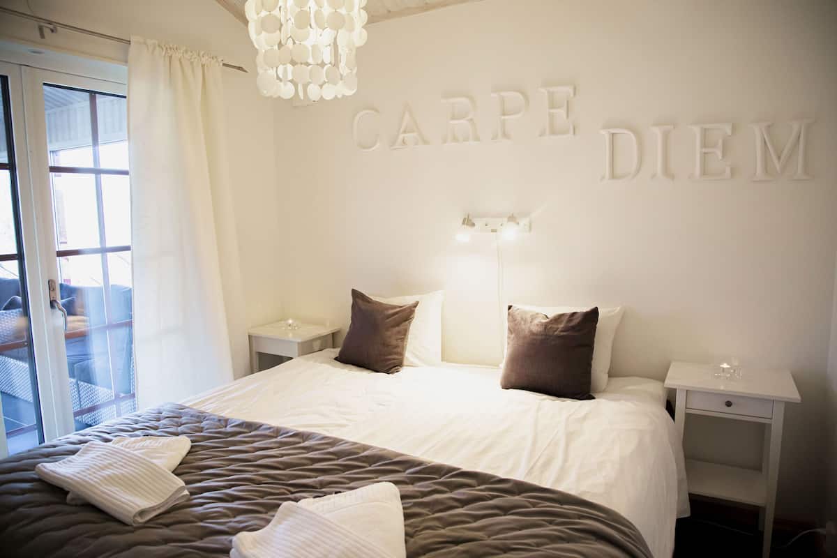 Deluxe Suite (Privat basseng – Sesongåpent) | Skrivebord, lydisolert, strykejern/-brett og wi-fi (inkludert)