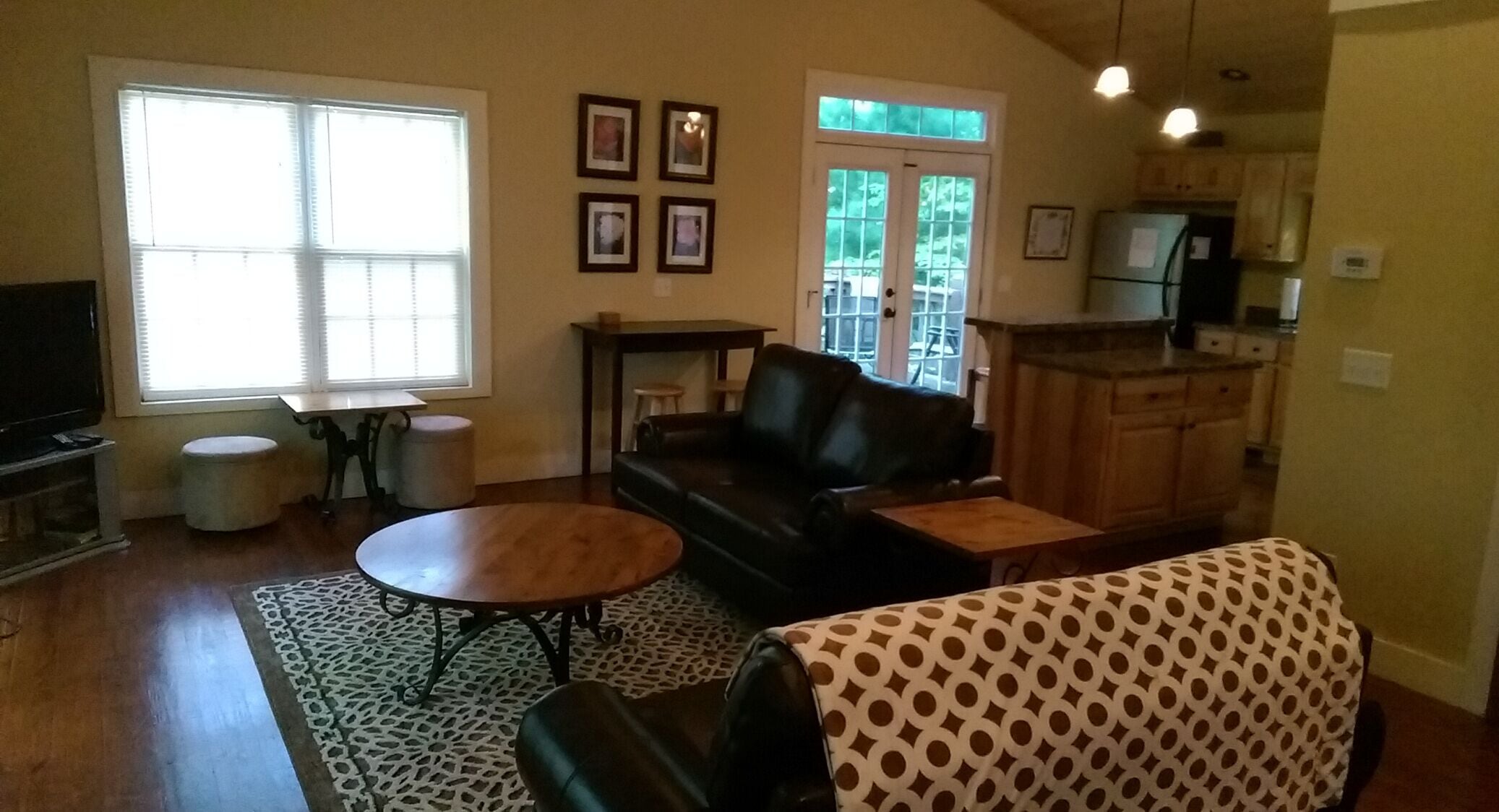 Tree House Views, large deck, Wifi 