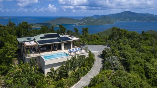 Palm Ridge Incredible views, privacy, pool, AC. Property borders National Park. 