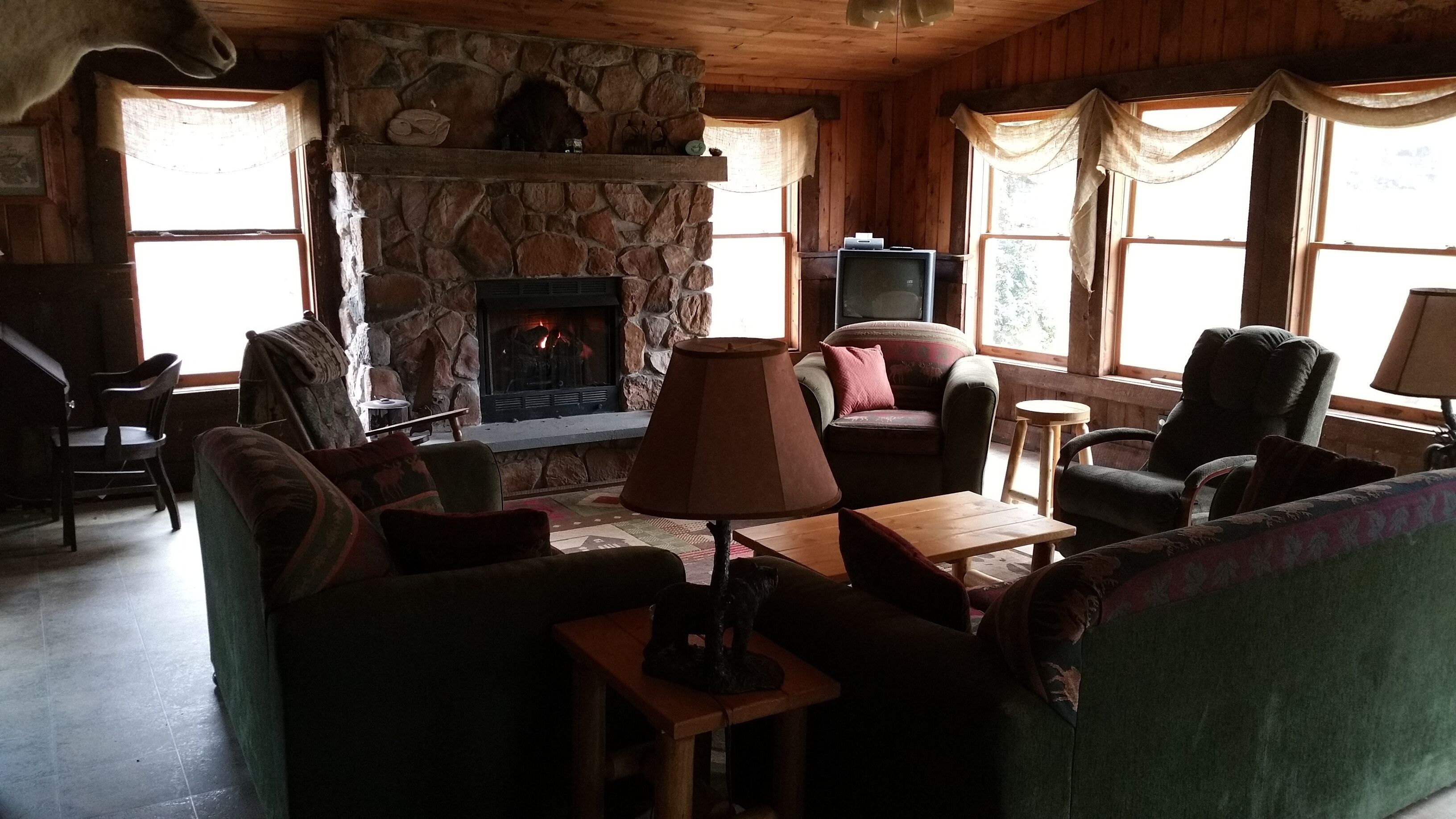 A Beautiful Cabin on Pine Creek. Hike, Bike, Ride, Float Right From the Cabin.