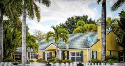 The Pineapple Cottage