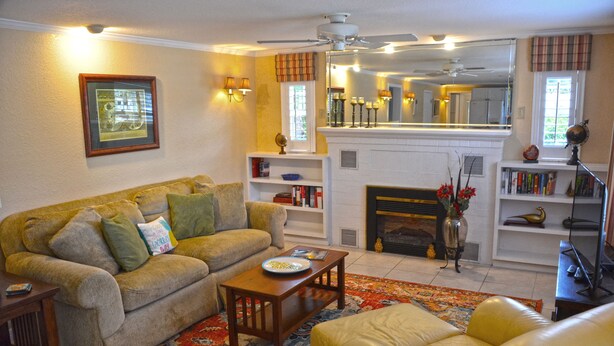 Unclassified image, 1 of 29, button - The Pineapple Cottage (Punta Gorda)