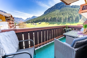 Deluxe Studio Suite, Balcony, Mountain View (Hallstatt Dachstein Inn) | View from room