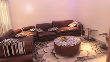 Executive Suite, 1 King Bed, Non Smoking | Individually decorated, individually furnished, desk, iron/ironing board