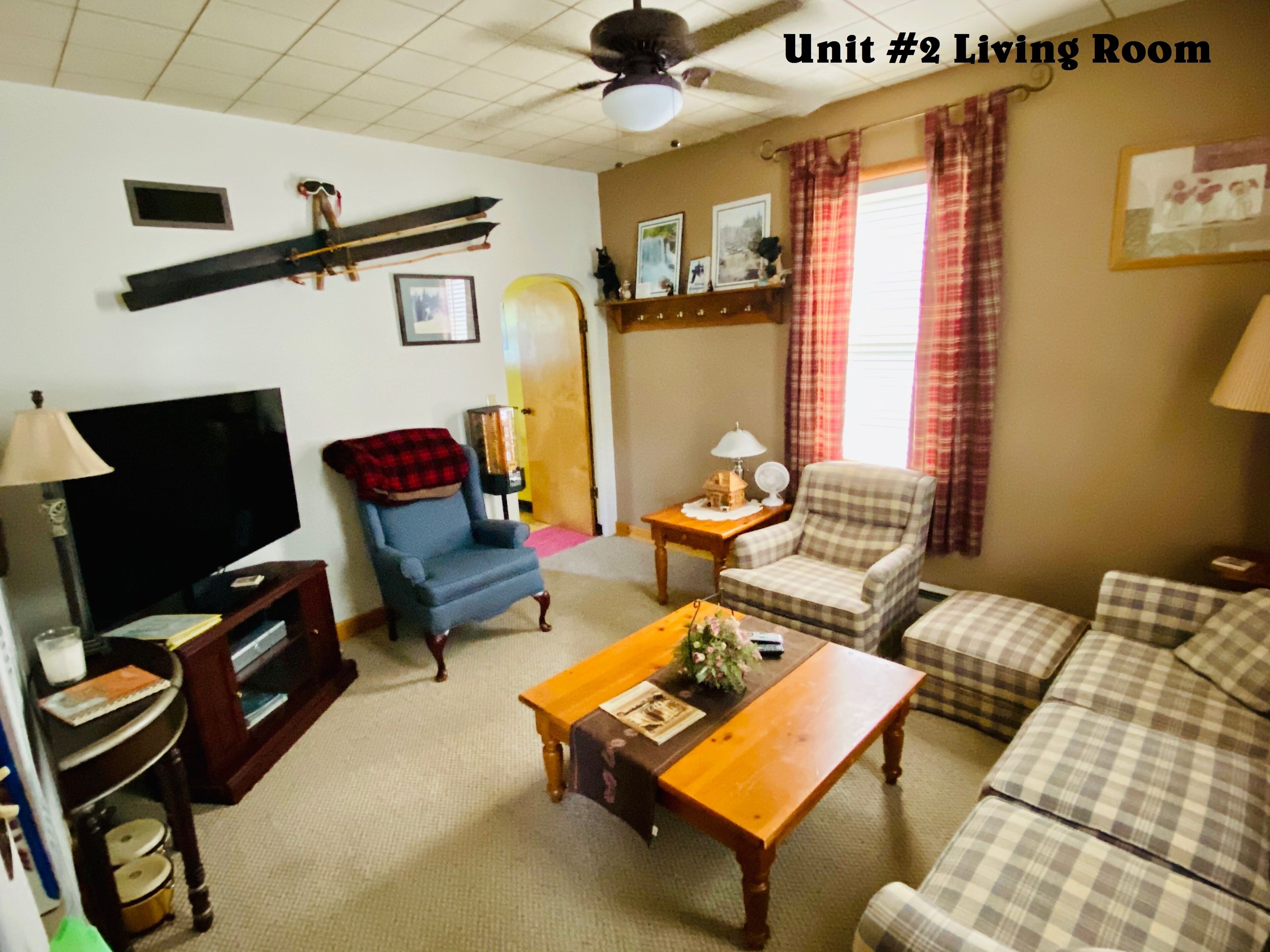 Cozy Duplex steps from Main St