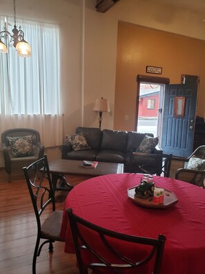 Interior - Beautiful Loft Apartment Centrally Located for Recreation. (Union)