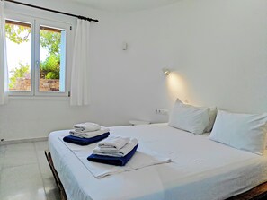 2 Schlafzimmer, Zimmersafe, Bügeleisen/Bügelbrett, WLAN