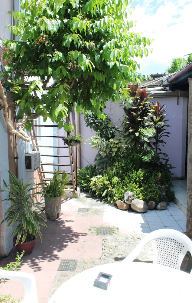 Ximena's Guest House by null