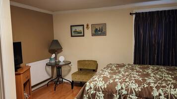 1 bedroom, in-room safe, iron/ironing board, free WiFi