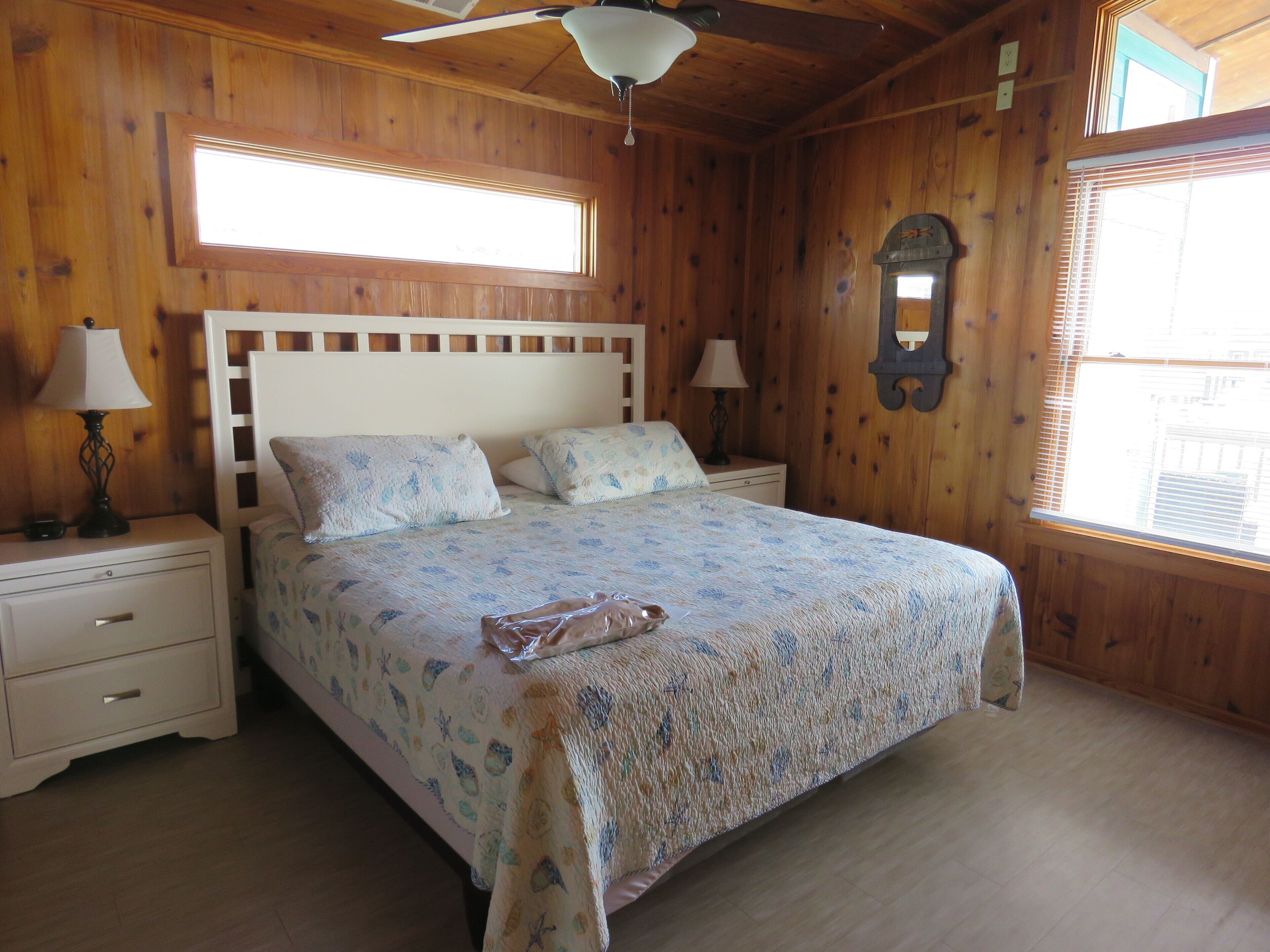 9 bedrooms, desk, iron/ironing board, free WiFi