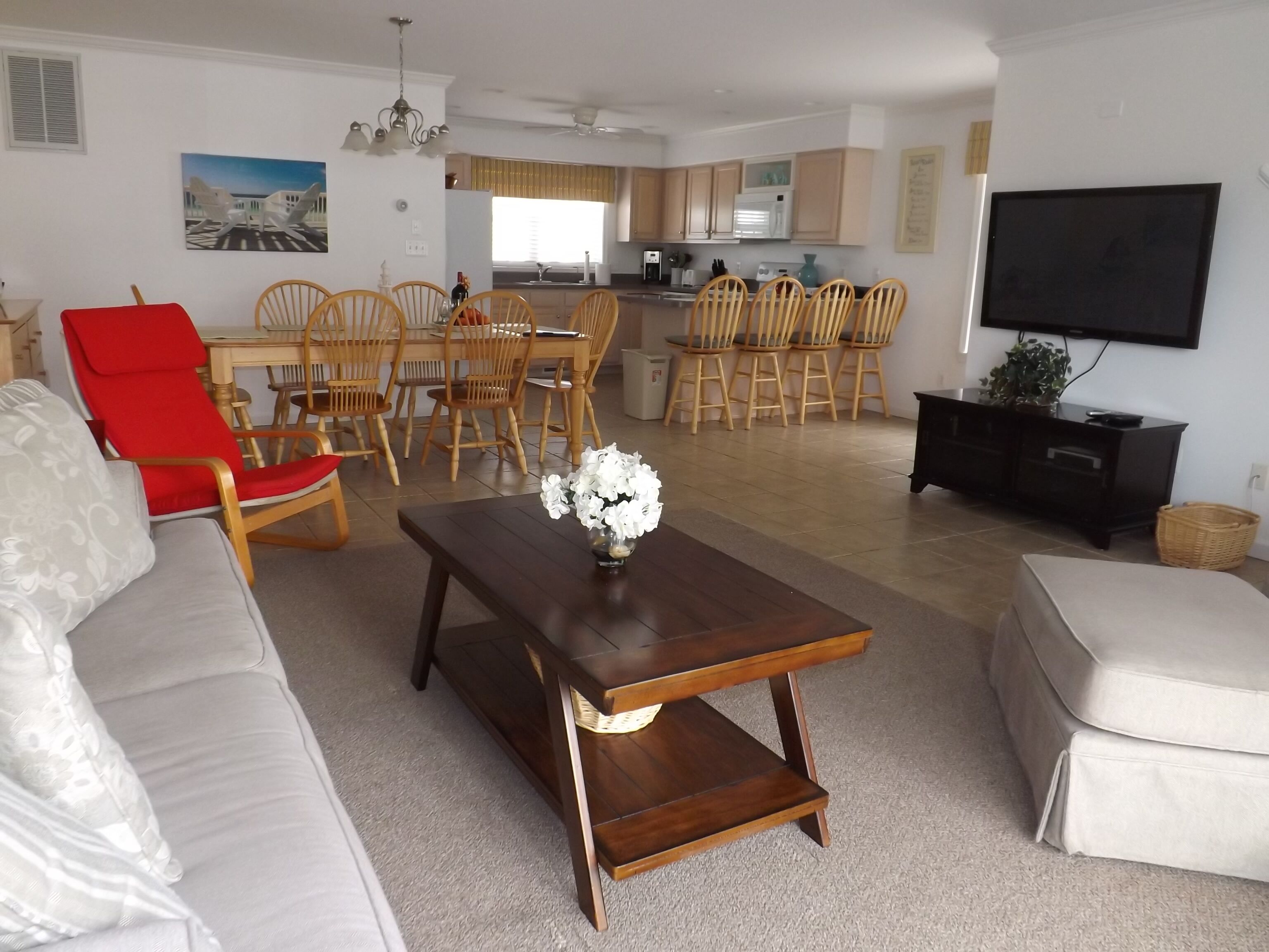 SUMMER '24! 4 BR townhome steps to the beach w/ sunrise walks and sunset dinners