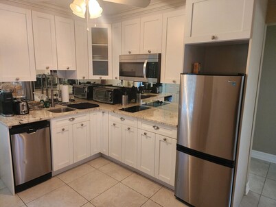 Bayshore Inn & Docks Two Bedroom Unit 8 Overlooking the Pool