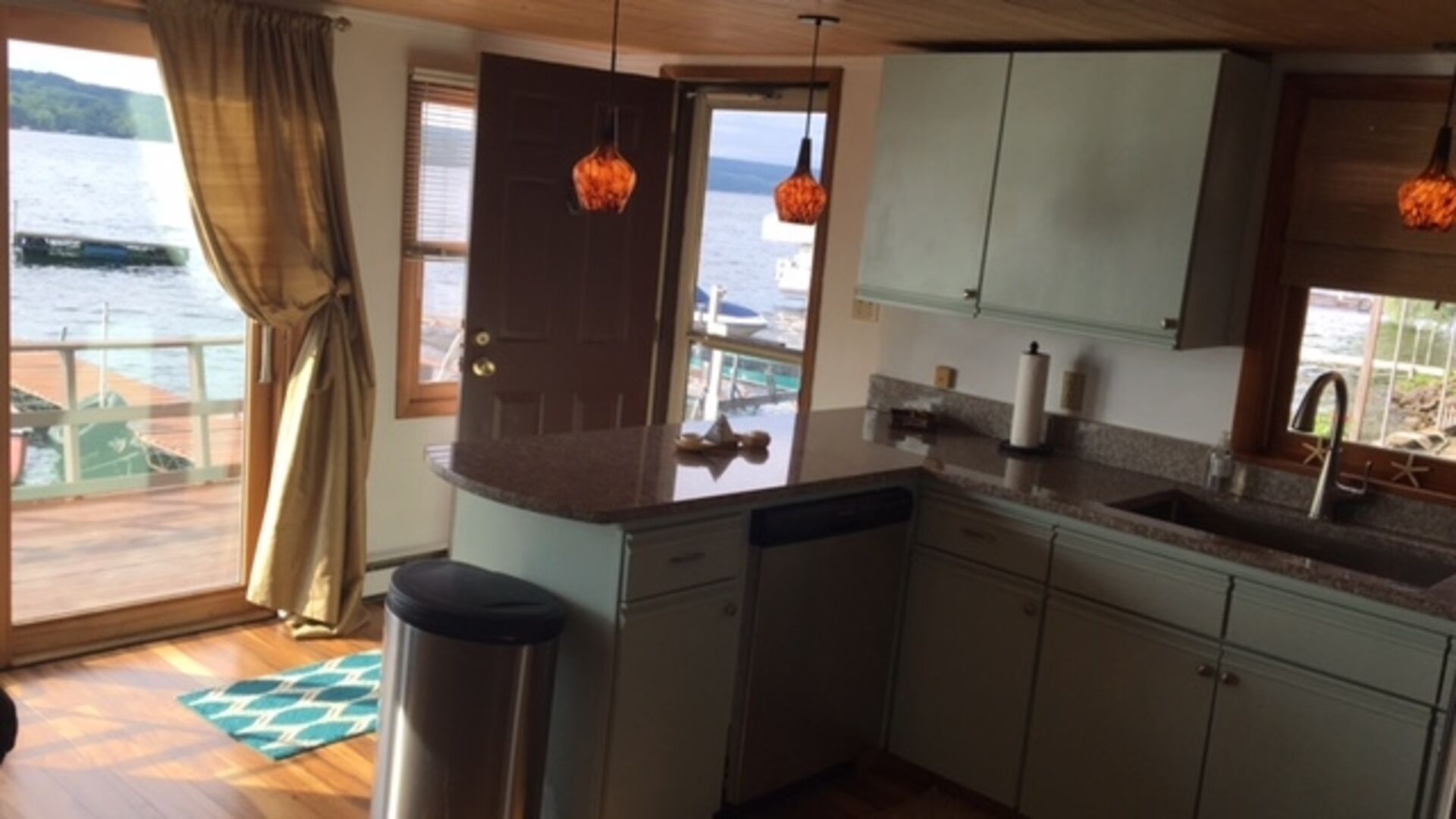 Keuka Lake Waterfront Getaway - Finger Lakes/Wine County