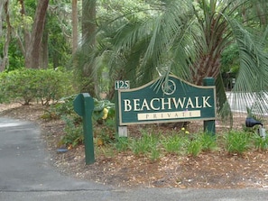 Property grounds - Couples Cozy retreat, quiet and 10 minute walk to the beach -REMODELED NOV 2023 (Hilton Head Island)