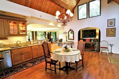 Beautiful Spacious Cottage on 1.5 Acre of Lush, Gated Property.  30 Day Minimum.