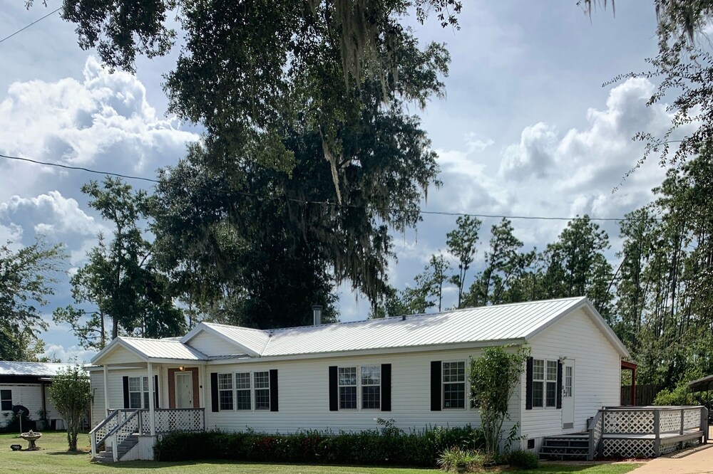 5⭐️Lake Seminole•fishing🎣•Friends•Family•spacious home near Big Jim’s!