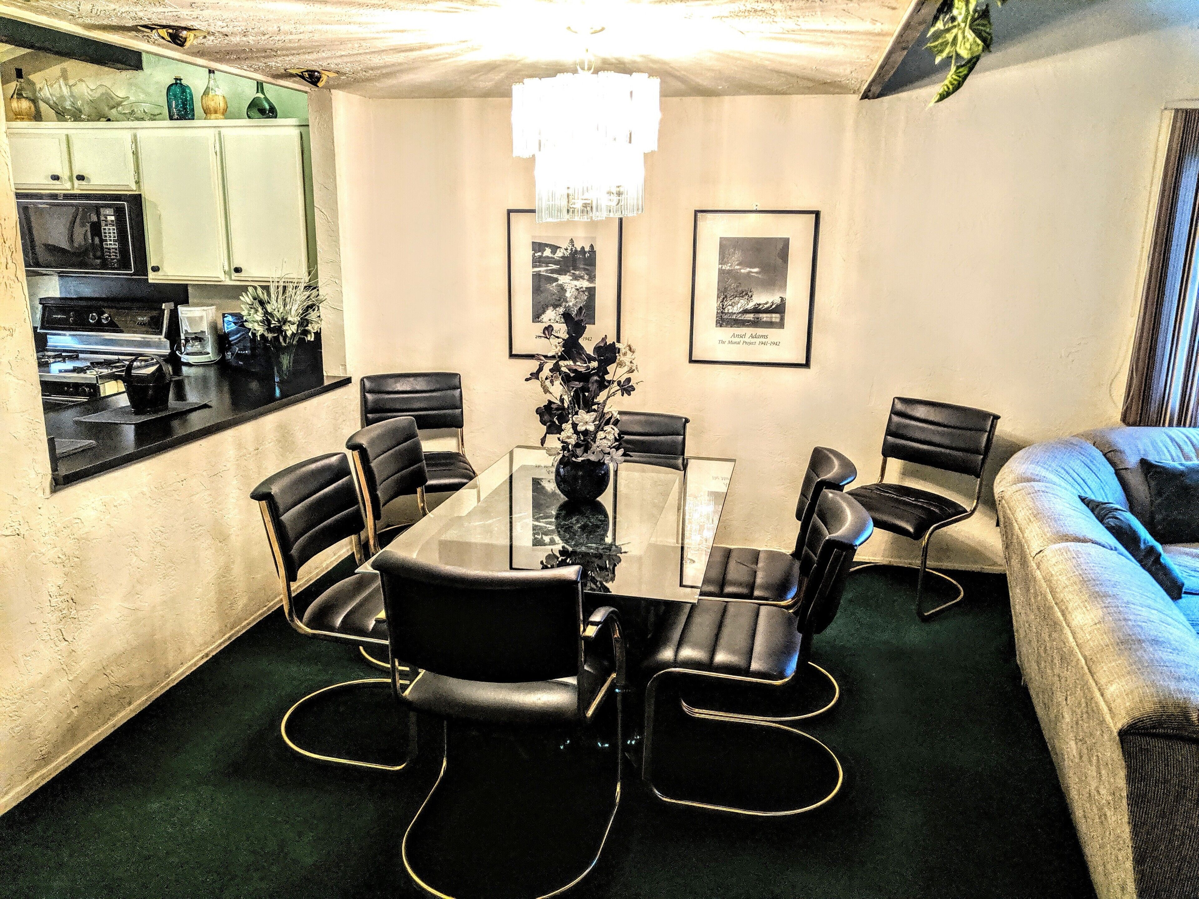 Roomy & Bright Townhouse at the Base of Snow Summit Ski Resort!