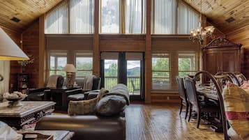 Téléviseur connecté, foyer, console de jeux vidéo, lecteur de DVD