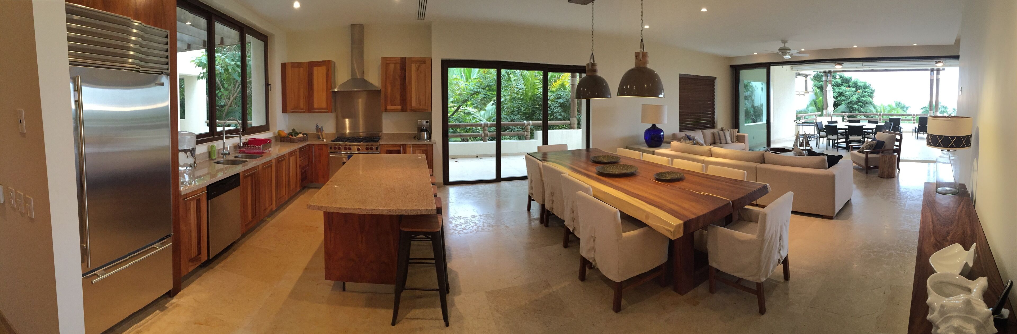 4 Bedrooms, 4 Bathrooms, Full Equipped, Concierge service for Family Vacations.