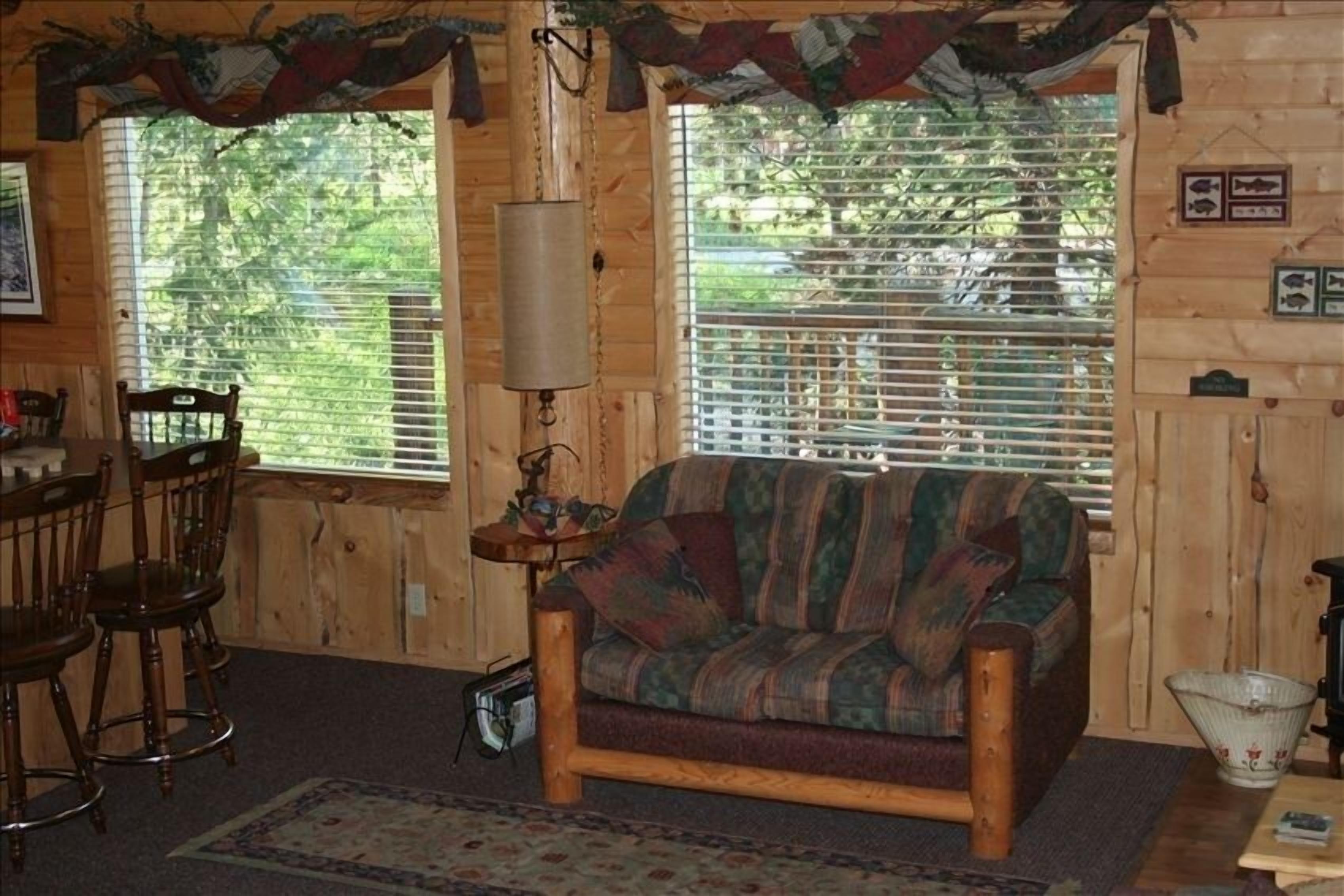 Cozy Vacation Cabin in Island Park  