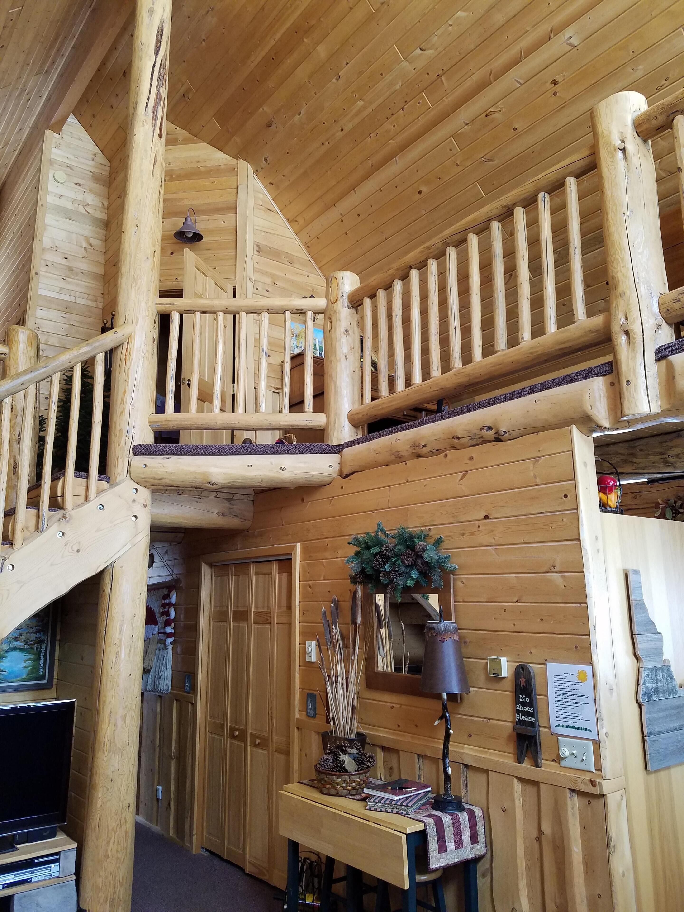 Cozy Vacation Cabin in Island Park  