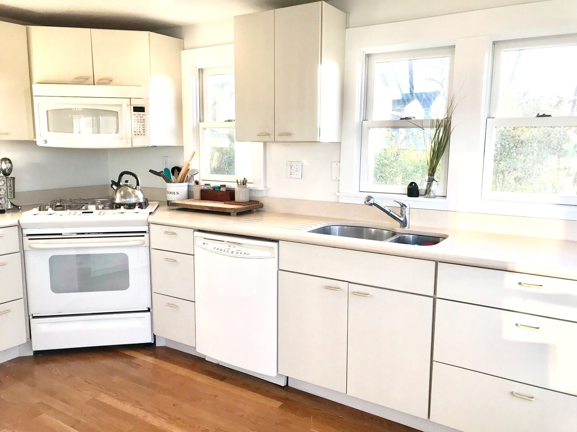 4 B/R home on the water with breathtaking views on a quite cul de sac