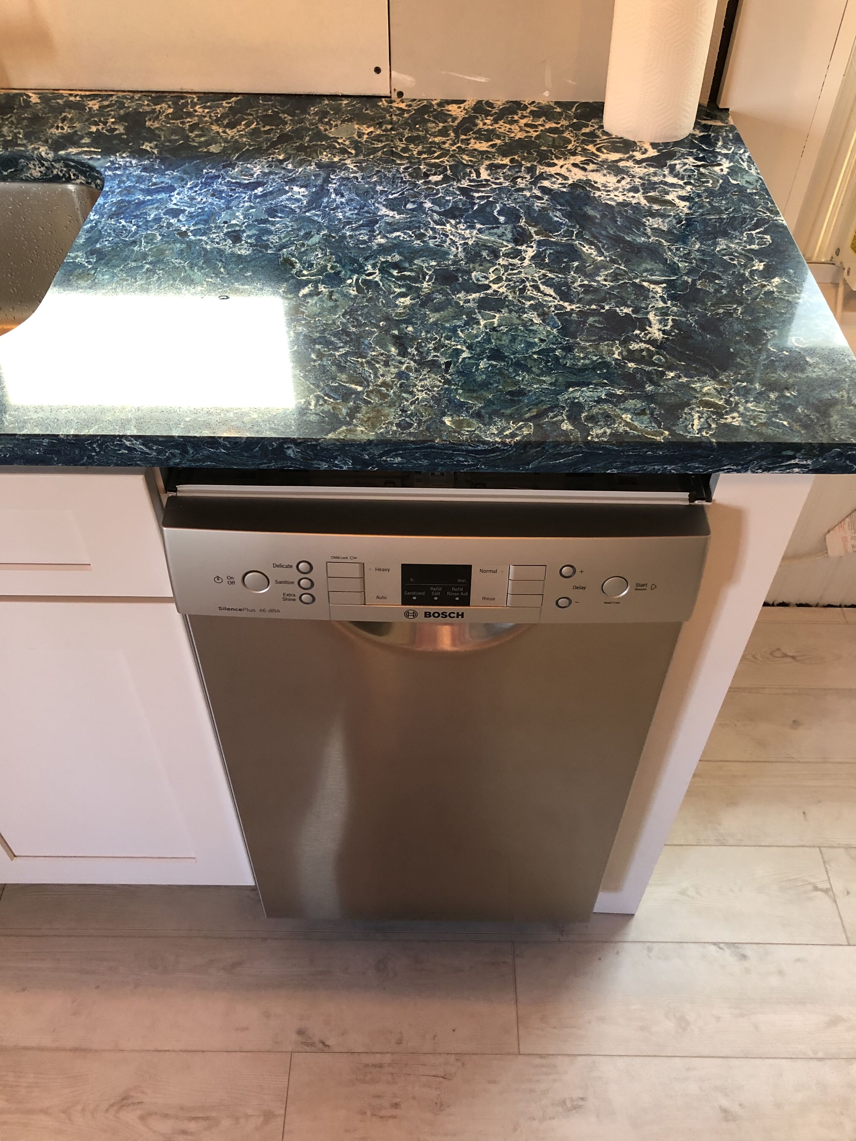 Schooner - Steps to the Beach & Boardwalk with Free Cable & WIFI