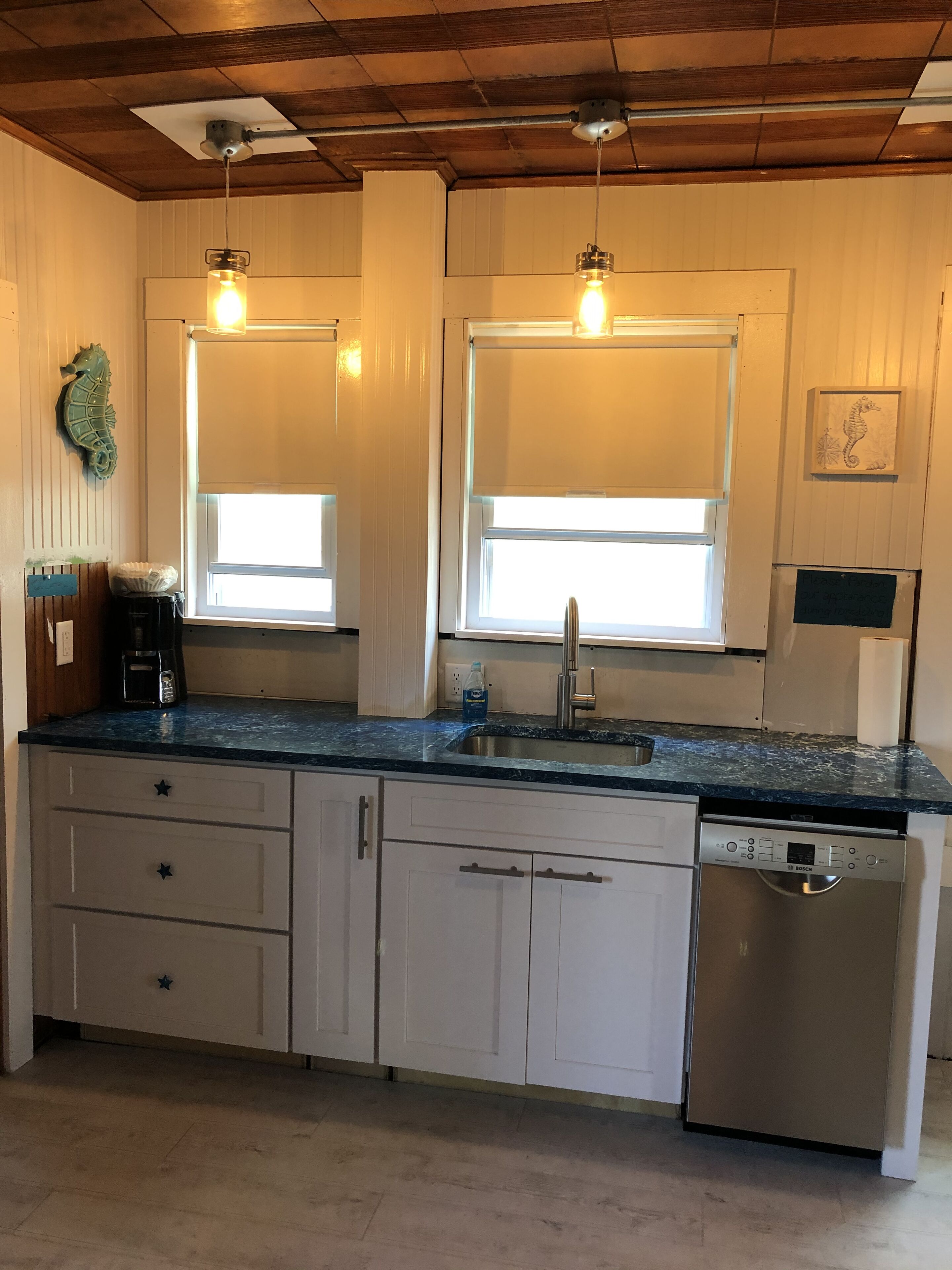 Schooner - Steps to the Beach & Boardwalk with Free Cable & WIFI