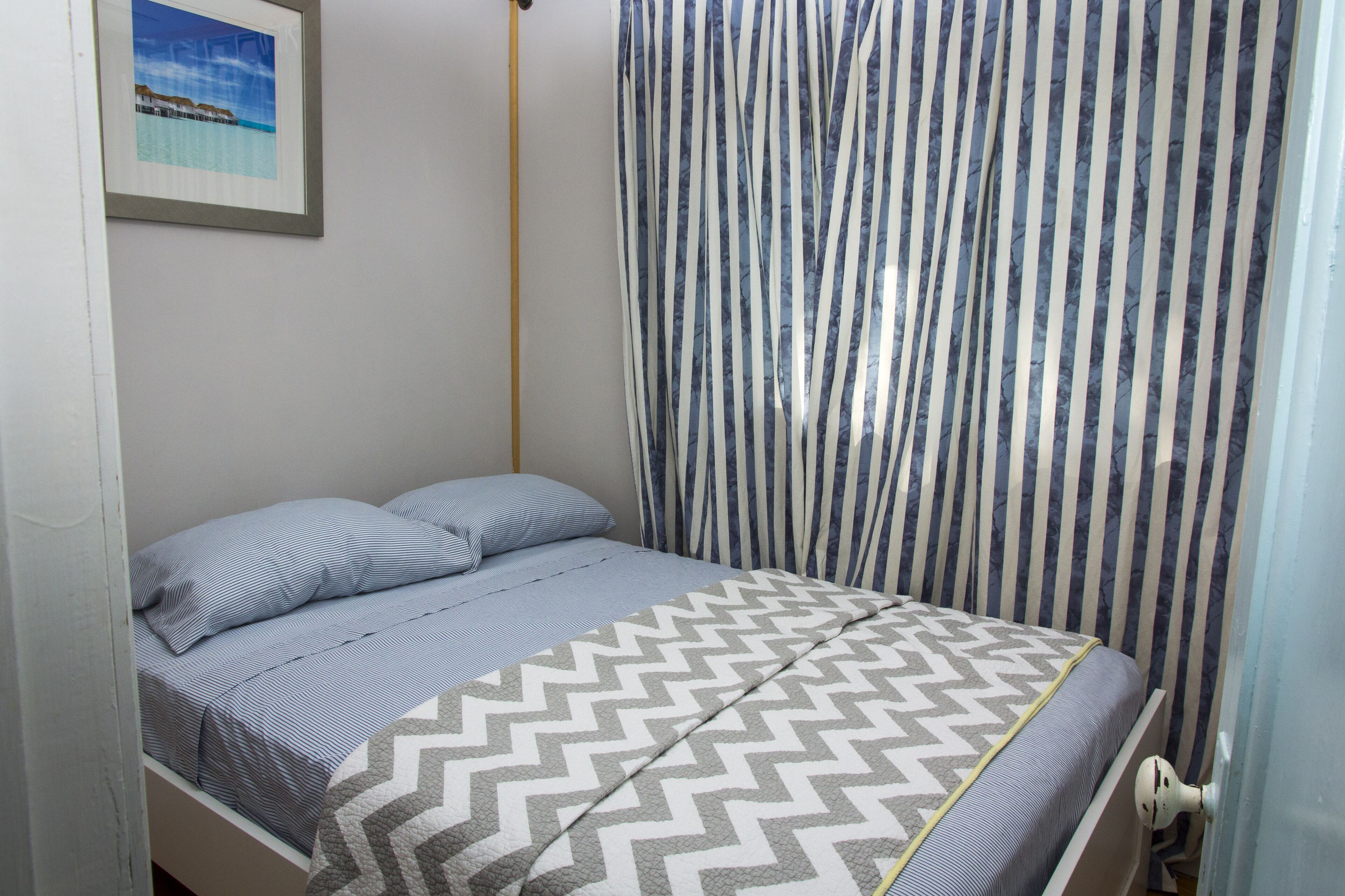 Lakefront Cottage in Manitou Beach - Three Bedroom Cottage, Sleeps 10