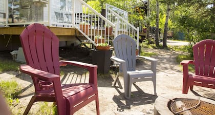 Lakefront Cottage in Manitou Beach - Cottage mit drei Schlafzimmern, Schlafmöglichkeiten für 10
