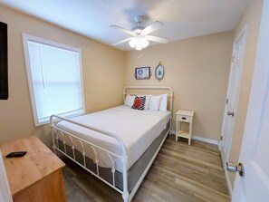 2 bedrooms, iron/ironing board, WiFi, bed sheets