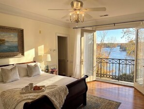 10 bedrooms, free WiFi, bed sheets