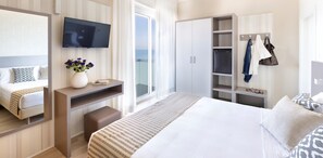 Minibar, in-room safe, desk, free WiFi - Little Hotel (Riccione)