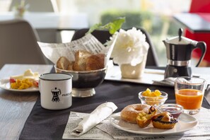 Free daily continental breakfast - Little Hotel (Riccione)