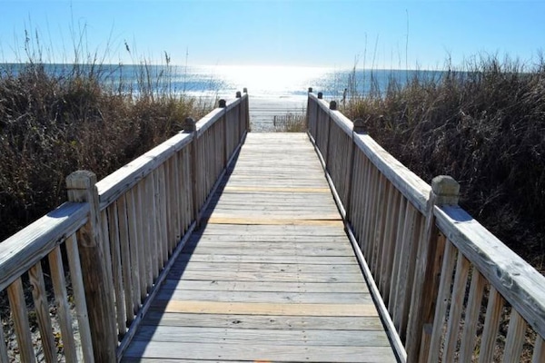 Your walkway to the beach