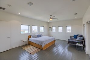 3 bedrooms, travel cot, free WiFi, bed sheets