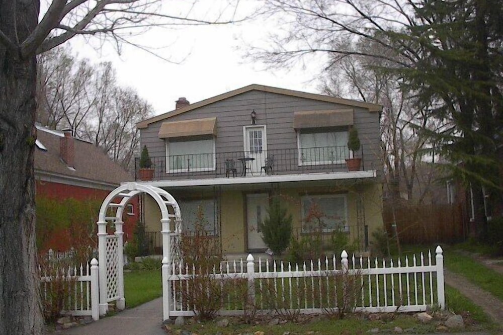 Best price, best value, super convenient Downtown Getaway