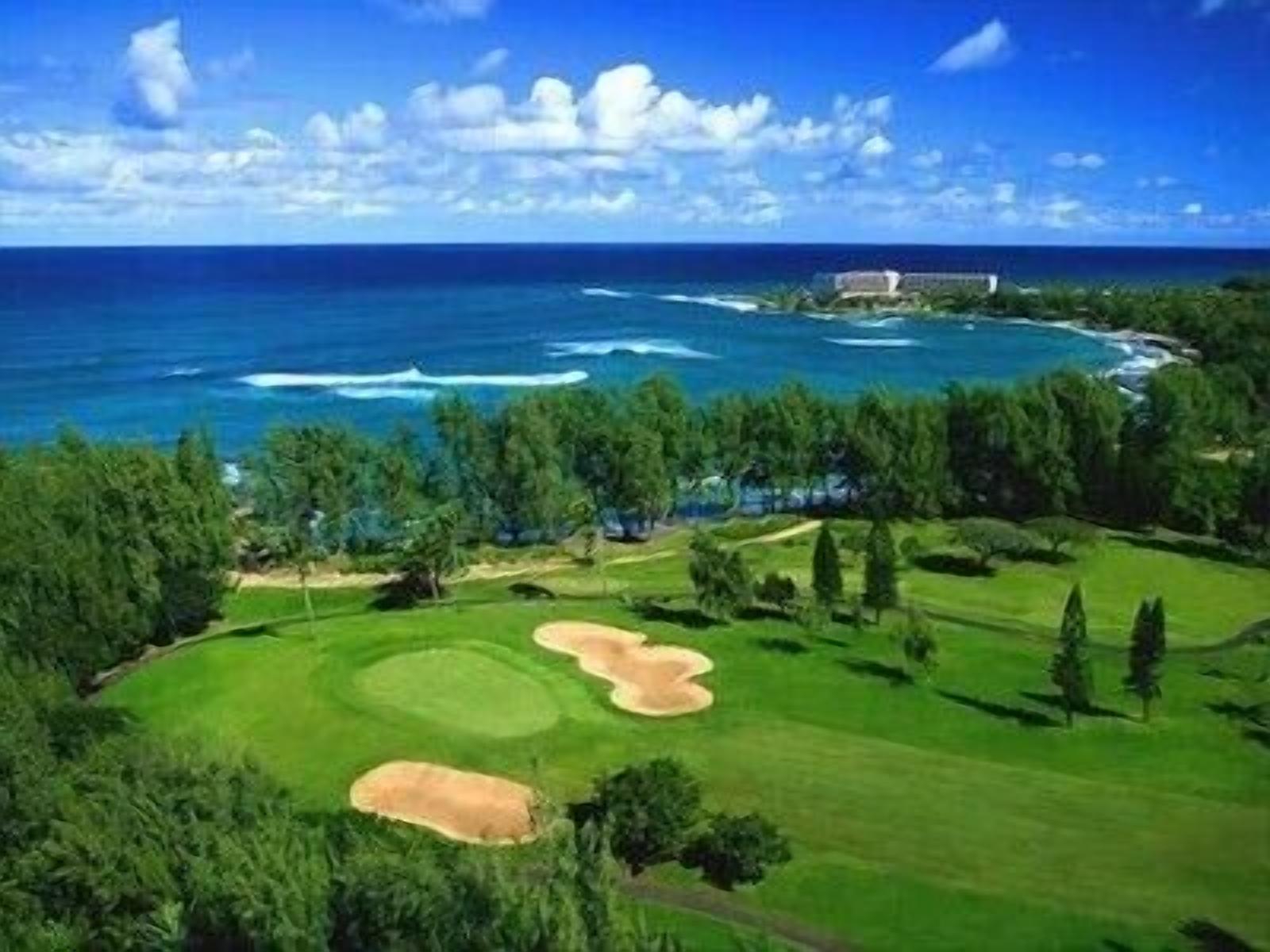 North Shore Hideaway With 2 Baths, King Bed, & Wireless Internet