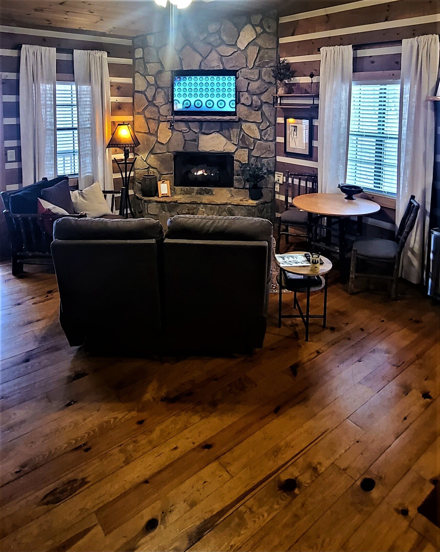 Sweet Retreat Cabin- Perfectly Named!