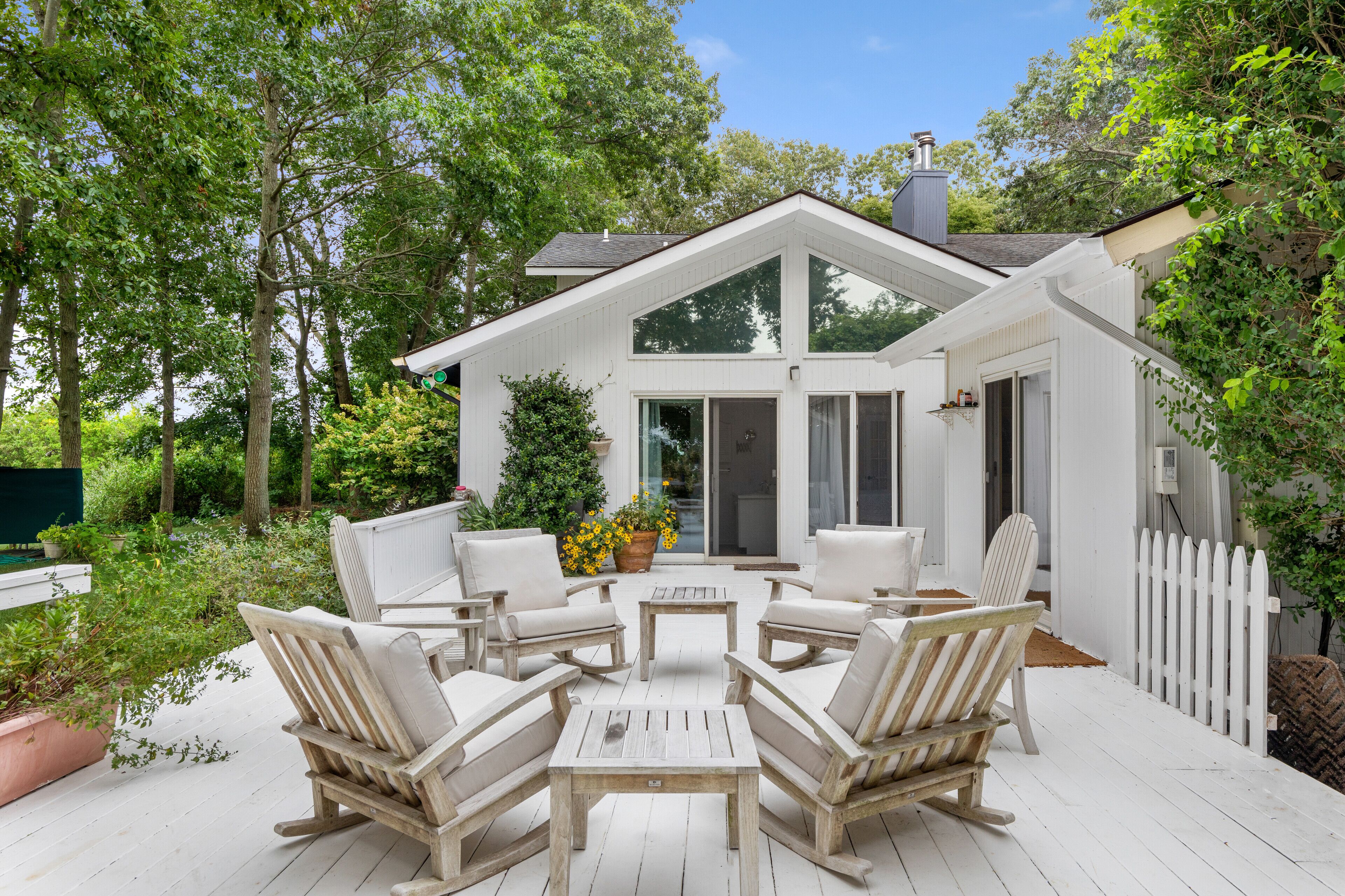 seating area rear deck