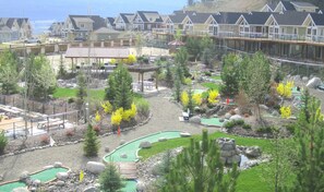 Property grounds - Private Lake View Cottage with amenities for everyone! (Kelowna)