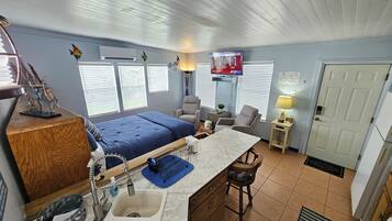 1 bedroom, iron/ironing board, free WiFi, bed sheets