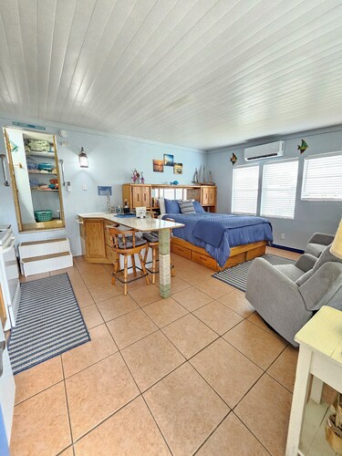 Fisherman's Get-A-Way! Cozy waterfront retreat with access to Lake Okeechobee!